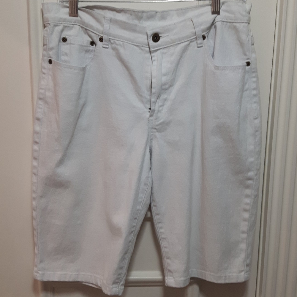🛍️ Bermuda white jean shorts